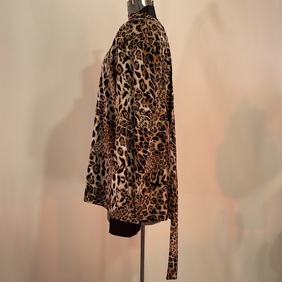 Orttu Leopard Shirt for Men. Size L Daringly Sexy - Picture 5 of 15